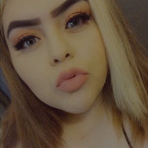 Meet your Posher, Raquel